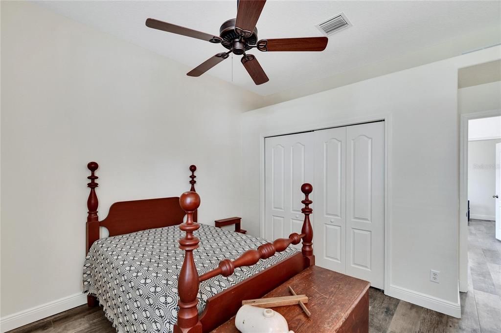 Active With Contract: $467,500 (3 beds, 2 baths, 2222 Square Feet)