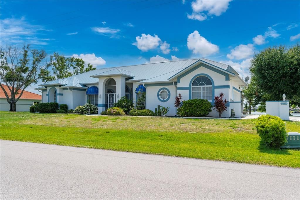 Recently Sold: $549,000 (4 beds, 3 baths, 3019 Square Feet)