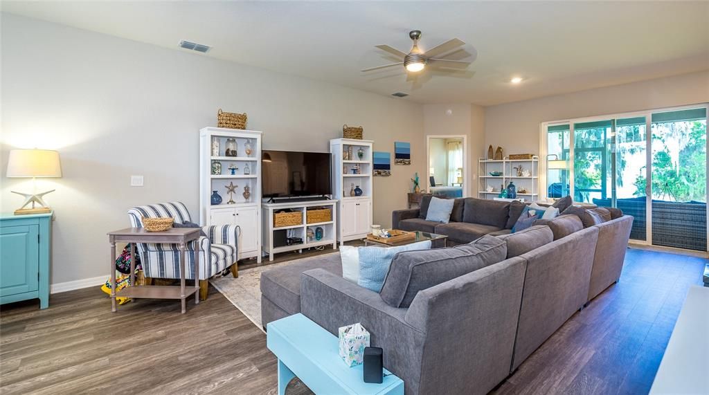 Active With Contract: $430,000 (4 beds, 3 baths, 2315 Square Feet)