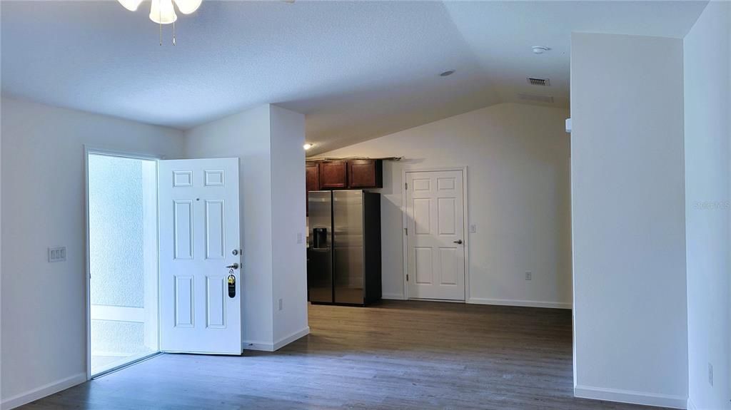 For Sale: $172,500 (3 beds, 2 baths, 1293 Square Feet)