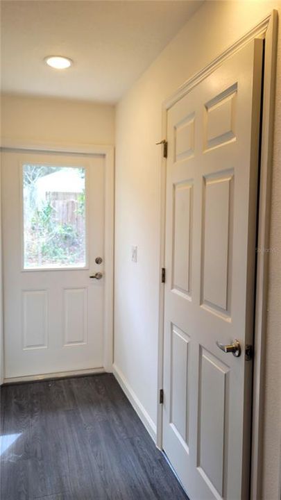 Active With Contract: $172,500 (3 beds, 2 baths, 1293 Square Feet)