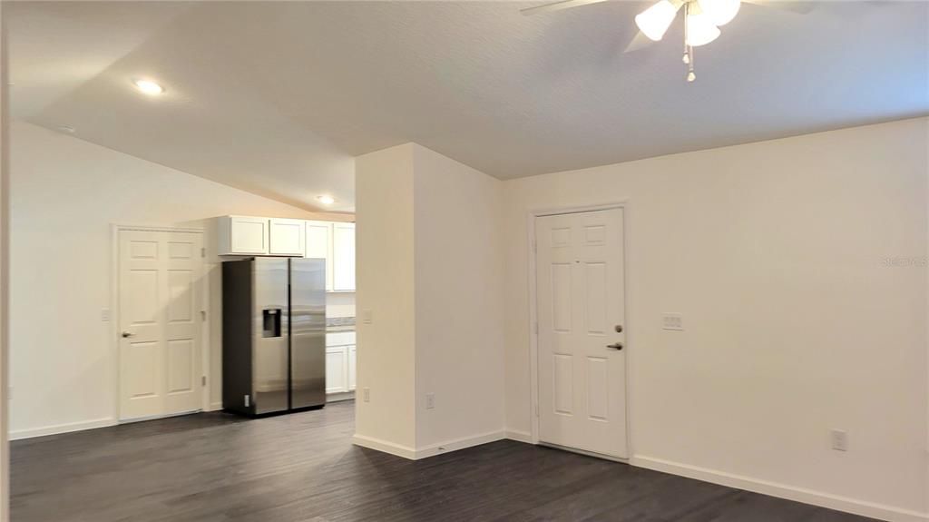 Active With Contract: $172,500 (3 beds, 2 baths, 1293 Square Feet)