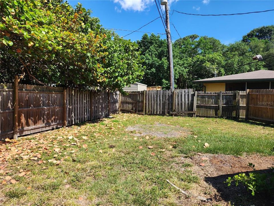 For Sale: $335,000 (3 beds, 2 baths, 1105 Square Feet)