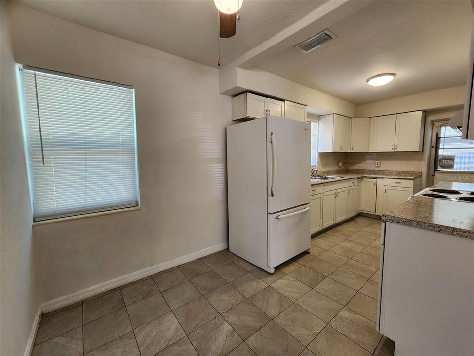 For Sale: $335,000 (3 beds, 2 baths, 1105 Square Feet)