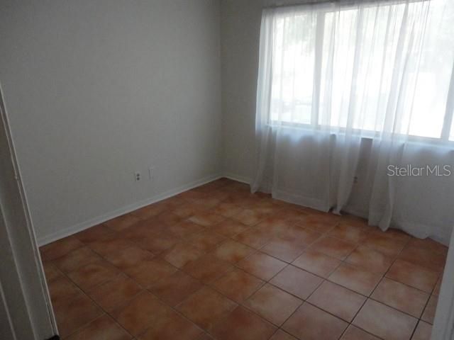 For Rent: $1,250 (2 beds, 1 baths, 1016 Square Feet)