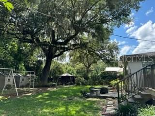 Recently Sold: $375,000 (3 beds, 2 baths, 1802 Square Feet)