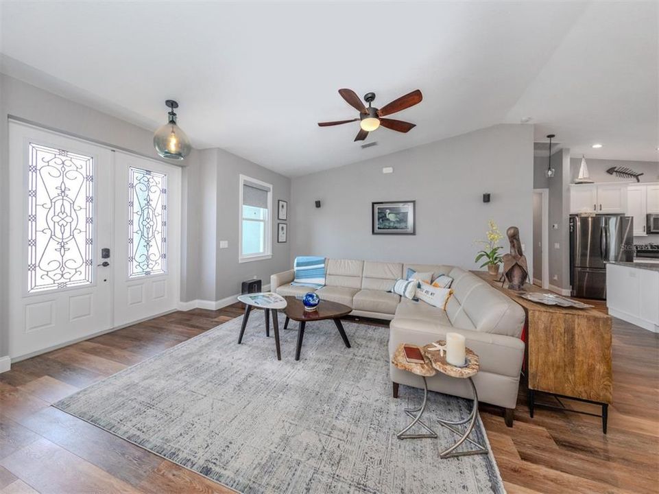For Sale: $1,095,000 (3 beds, 2 baths, 2031 Square Feet)