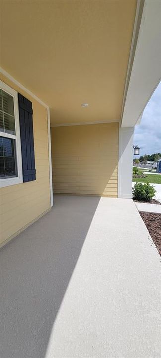 Active With Contract: $2,550 (4 beds, 3 baths, 2115 Square Feet)