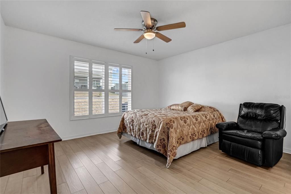 For Sale: $360,000 (3 beds, 2 baths, 1537 Square Feet)