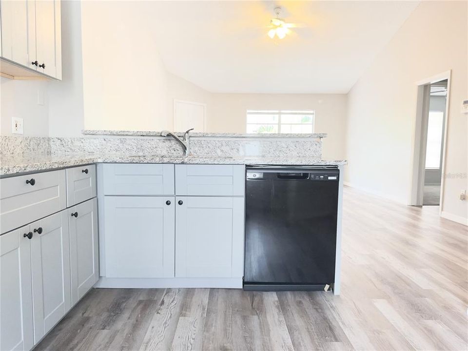 Active With Contract: $205,000 (2 beds, 2 baths, 840 Square Feet)