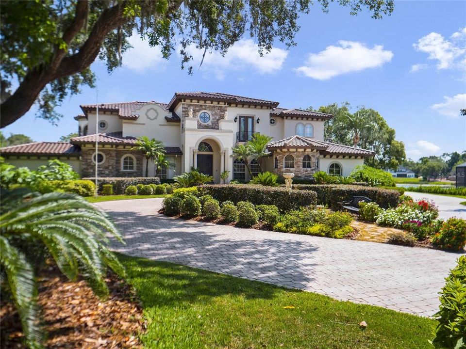 For Sale: $3,475,000 (5 beds, 6 baths, 7245 Square Feet)