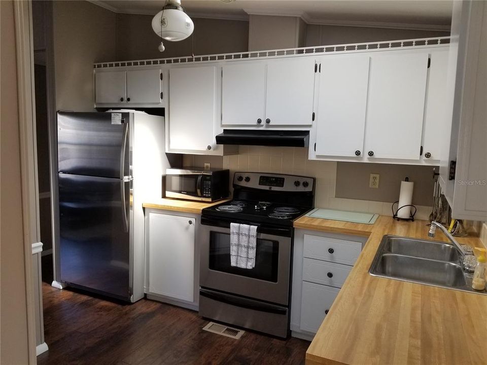 For Rent: $2,500 (2 beds, 2 baths, 1192 Square Feet)