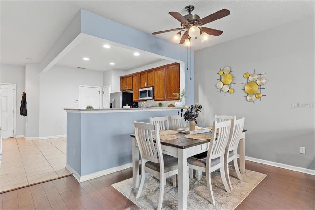 For Sale: $289,000 (3 beds, 2 baths, 1622 Square Feet)