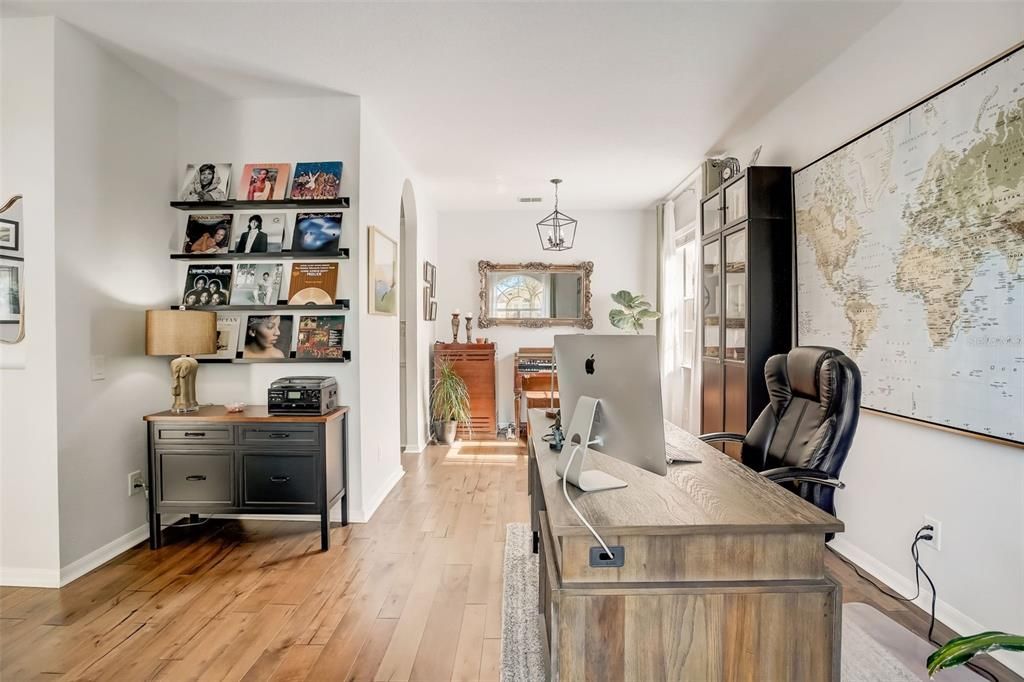 Active With Contract: $500,000 (4 beds, 2 baths, 1805 Square Feet)