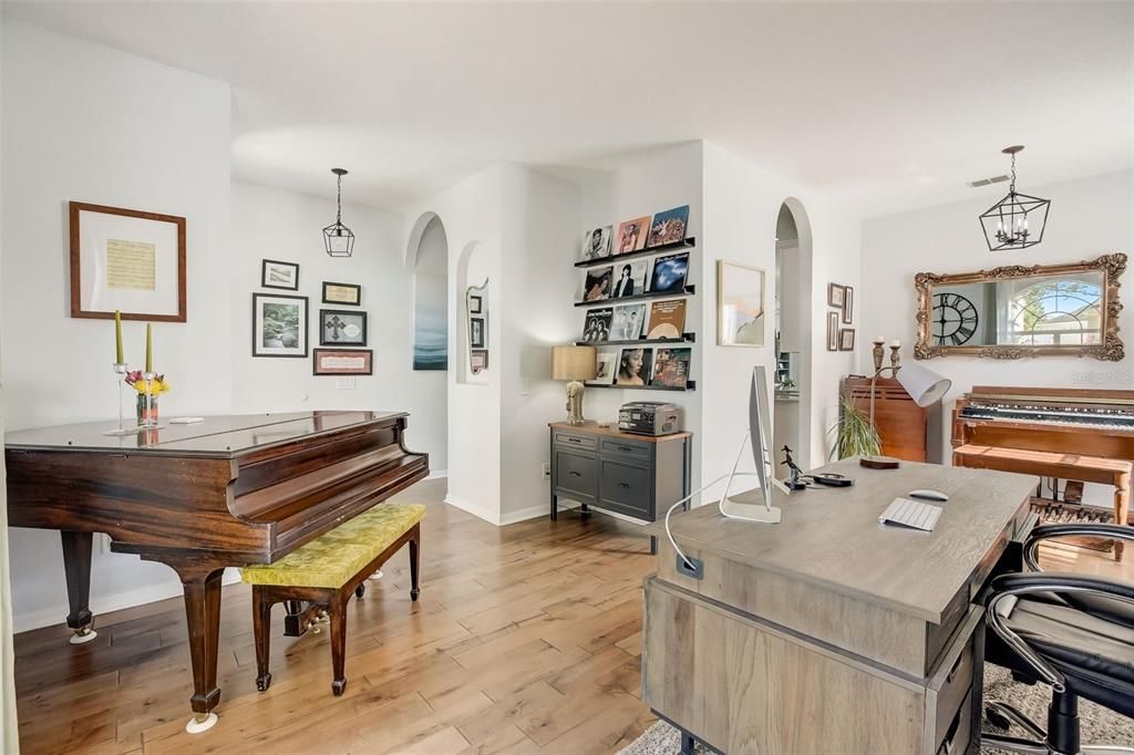 Active With Contract: $500,000 (4 beds, 2 baths, 1805 Square Feet)