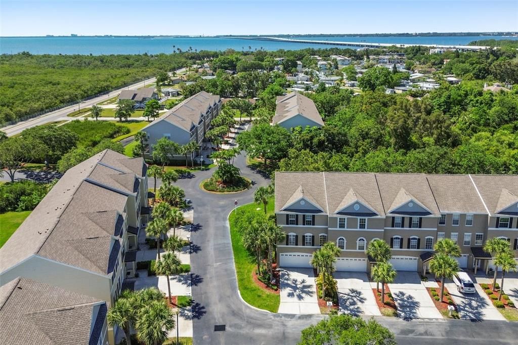 Very well kept community, close to the beach and downtown Safety Harbor with restaurants and shopping.