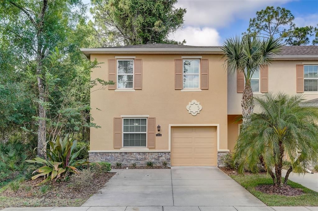 Recently Sold: $350,000 (3 beds, 2 baths, 1704 Square Feet)