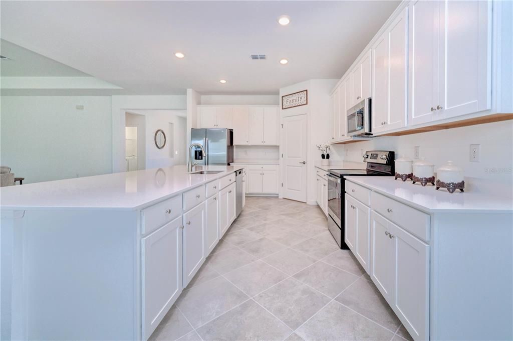 Active With Contract: $475,000 (3 beds, 3 baths, 2478 Square Feet)