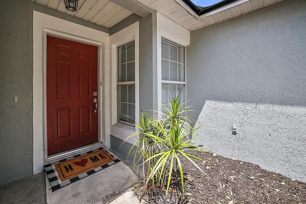 Active With Contract: $2,450 (3 beds, 2 baths, 1080 Square Feet)