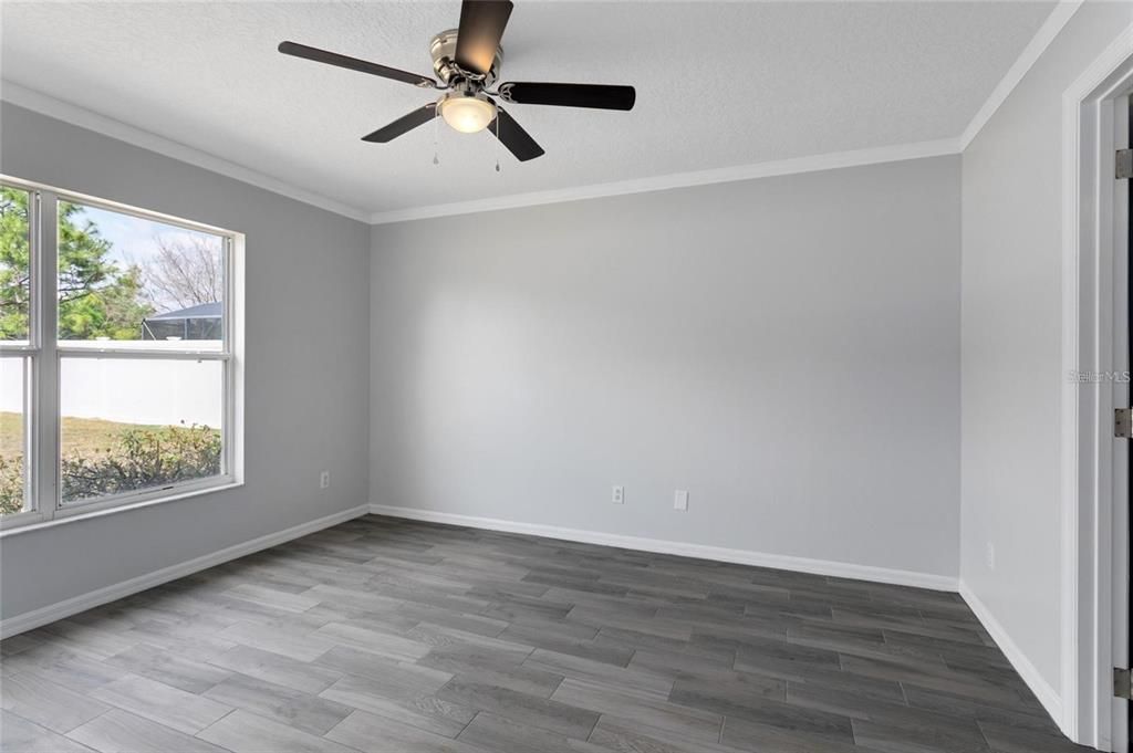 Active With Contract: $2,450 (3 beds, 2 baths, 1080 Square Feet)