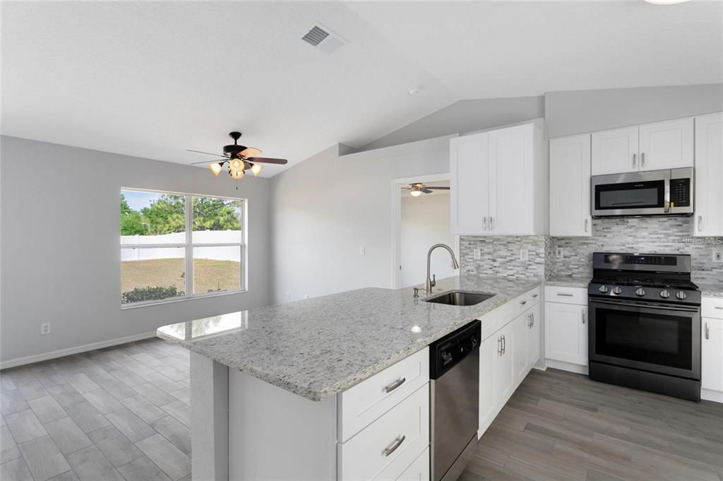 Active With Contract: $2,450 (3 beds, 2 baths, 1080 Square Feet)