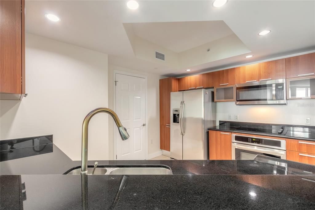 For Sale: $357,000 (2 beds, 2 baths, 1670 Square Feet)