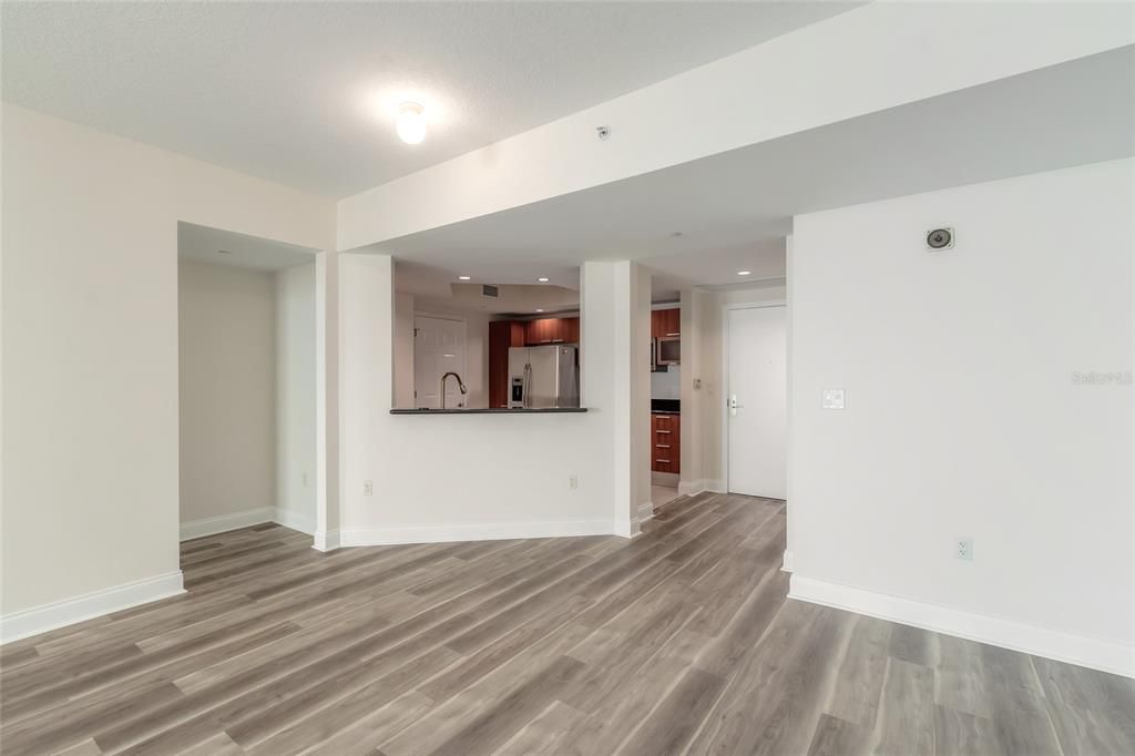 For Sale: $357,000 (2 beds, 2 baths, 1670 Square Feet)