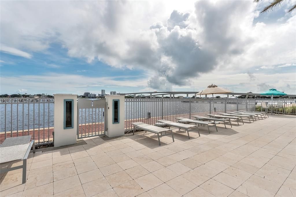 For Sale: $357,000 (2 beds, 2 baths, 1670 Square Feet)