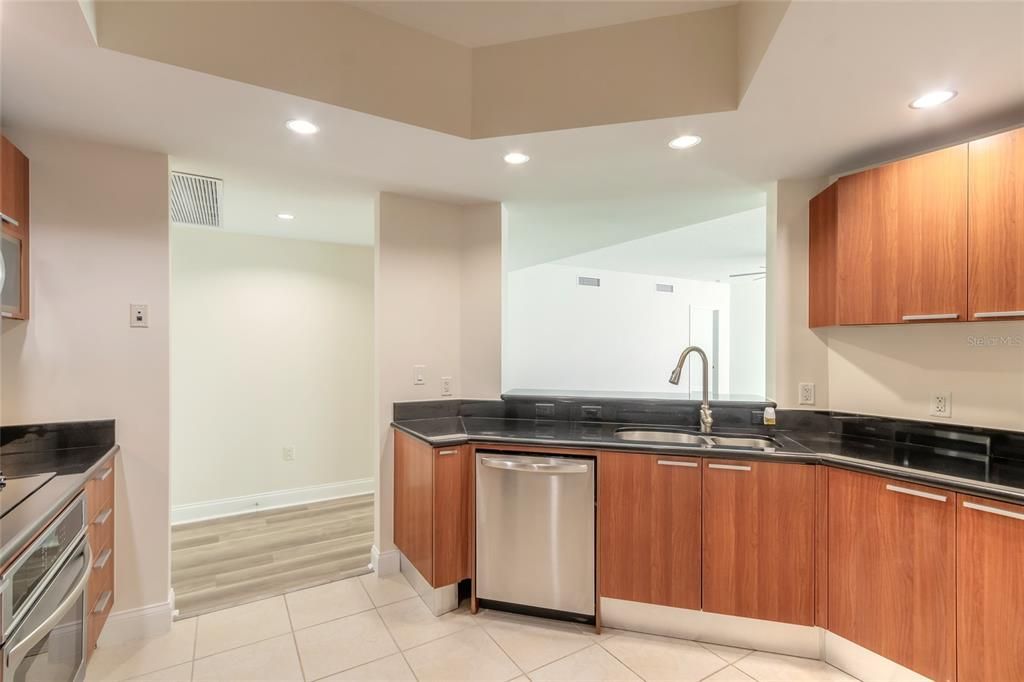 For Sale: $357,000 (2 beds, 2 baths, 1670 Square Feet)