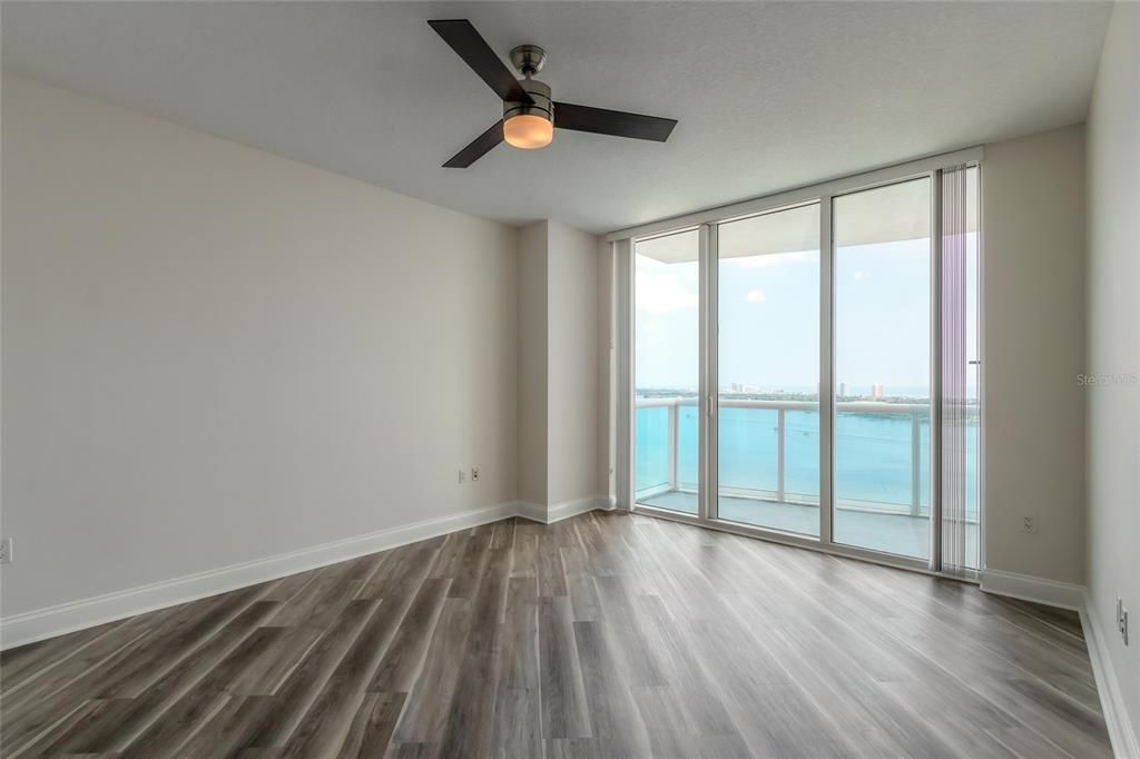 For Sale: $357,000 (2 beds, 2 baths, 1670 Square Feet)