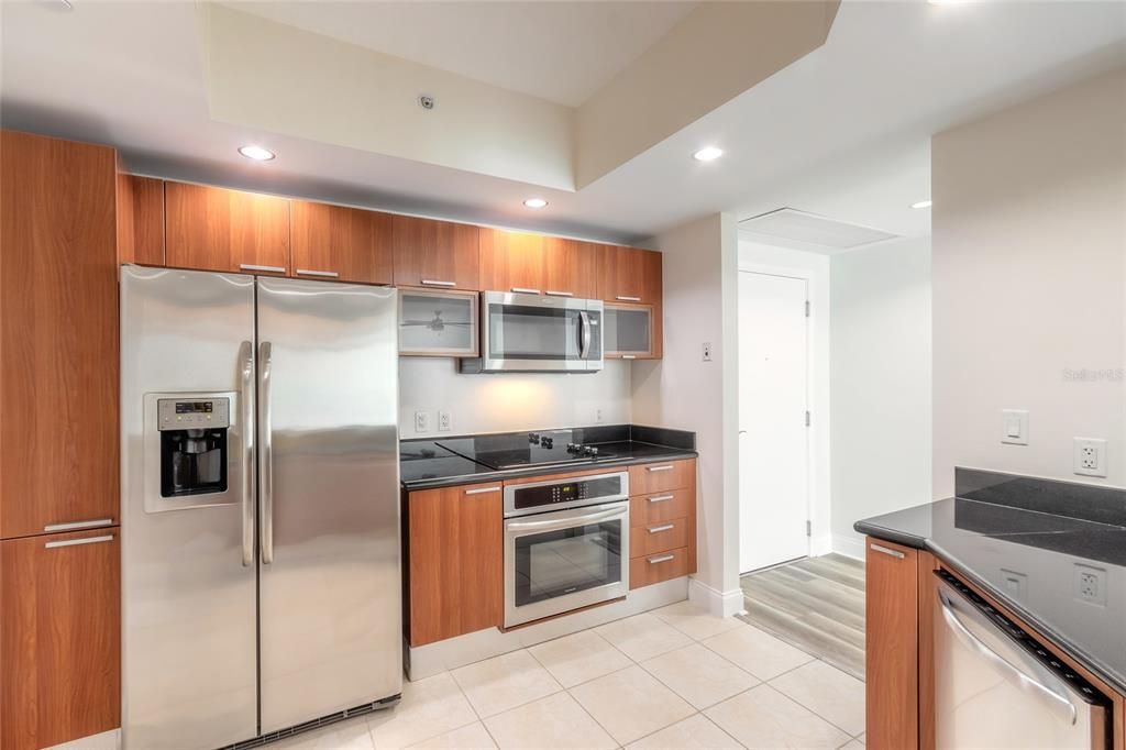 For Sale: $357,000 (2 beds, 2 baths, 1670 Square Feet)