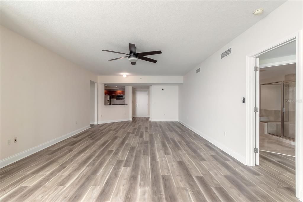 For Sale: $357,000 (2 beds, 2 baths, 1670 Square Feet)