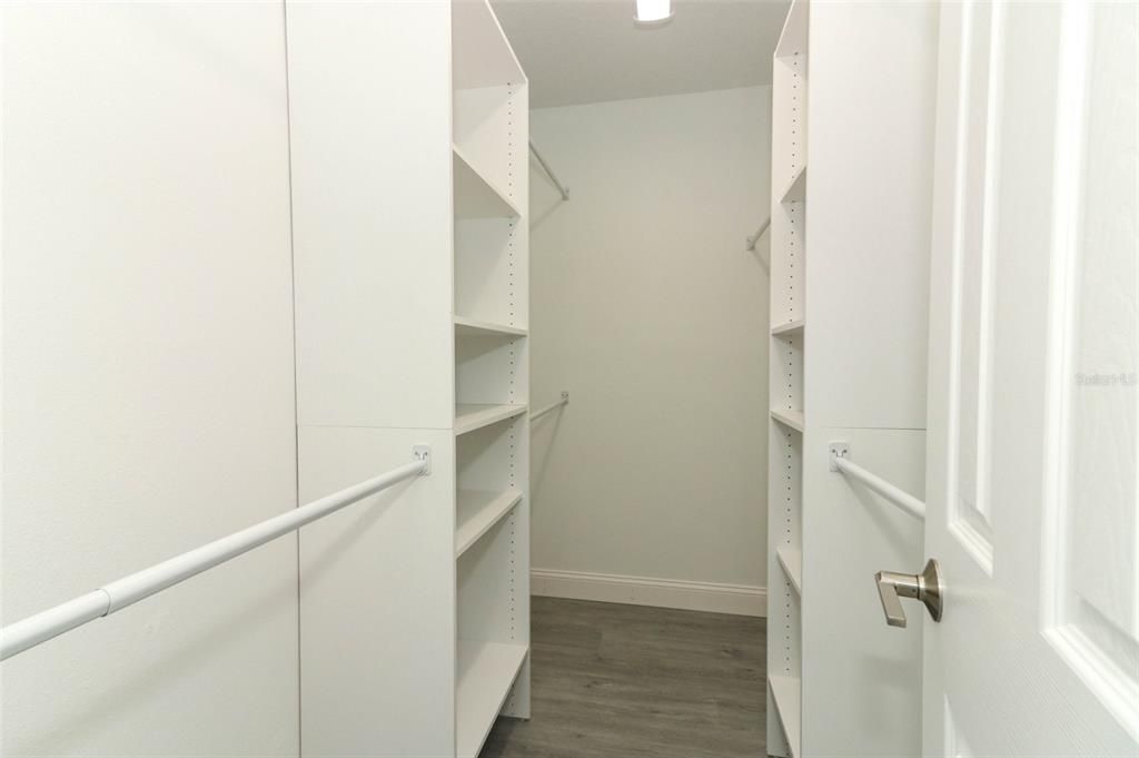 Active With Contract: $342,500 (2 beds, 2 baths, 1124 Square Feet)