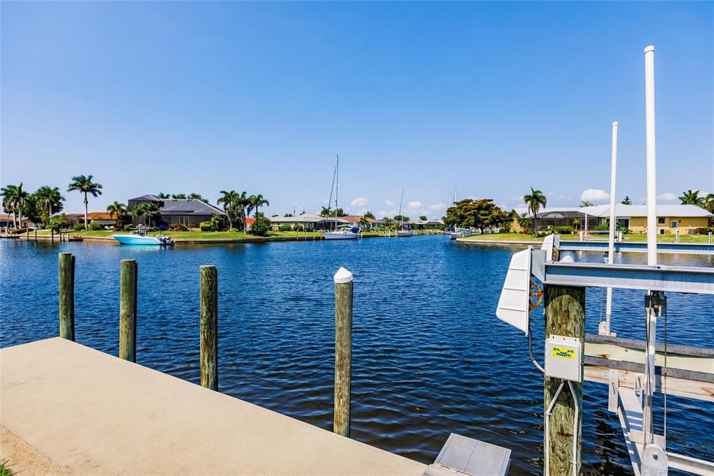 For Sale: $1,950,000 (3 beds, 2 baths, 2911 Square Feet)