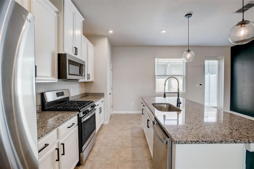 For Sale: $379,900 (3 beds, 2 baths, 1582 Square Feet)