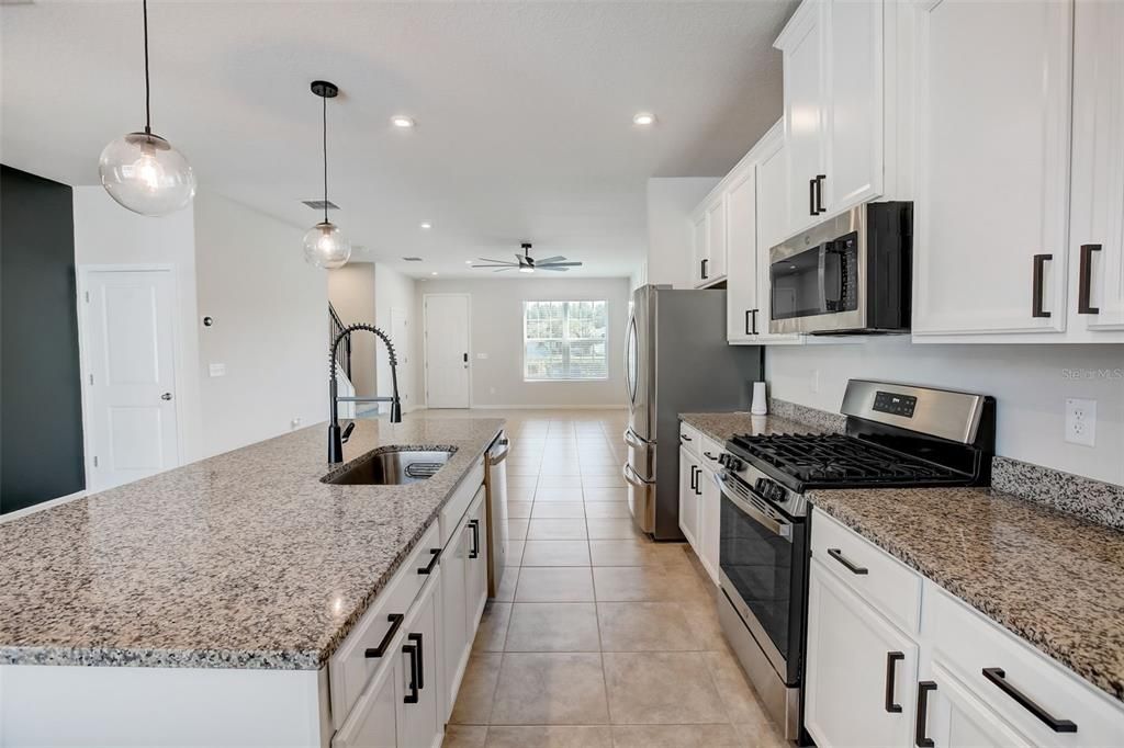 For Sale: $379,900 (3 beds, 2 baths, 1582 Square Feet)