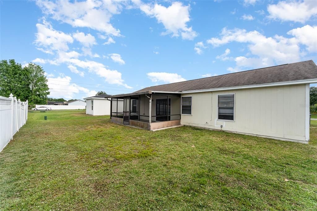 For Sale: $250,000 (3 beds, 2 baths, 1228 Square Feet)