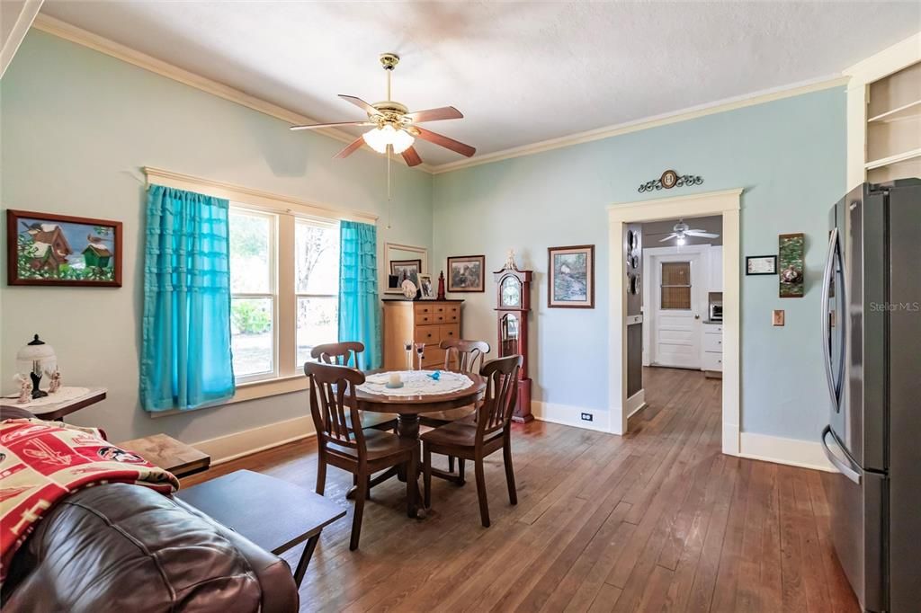 For Sale: $225,000 (3 beds, 1 baths, 1669 Square Feet)