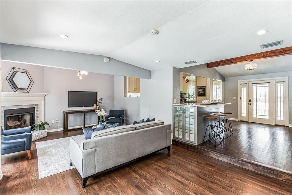 Recently Sold: $742,000 (3 beds, 2 baths, 1798 Square Feet)