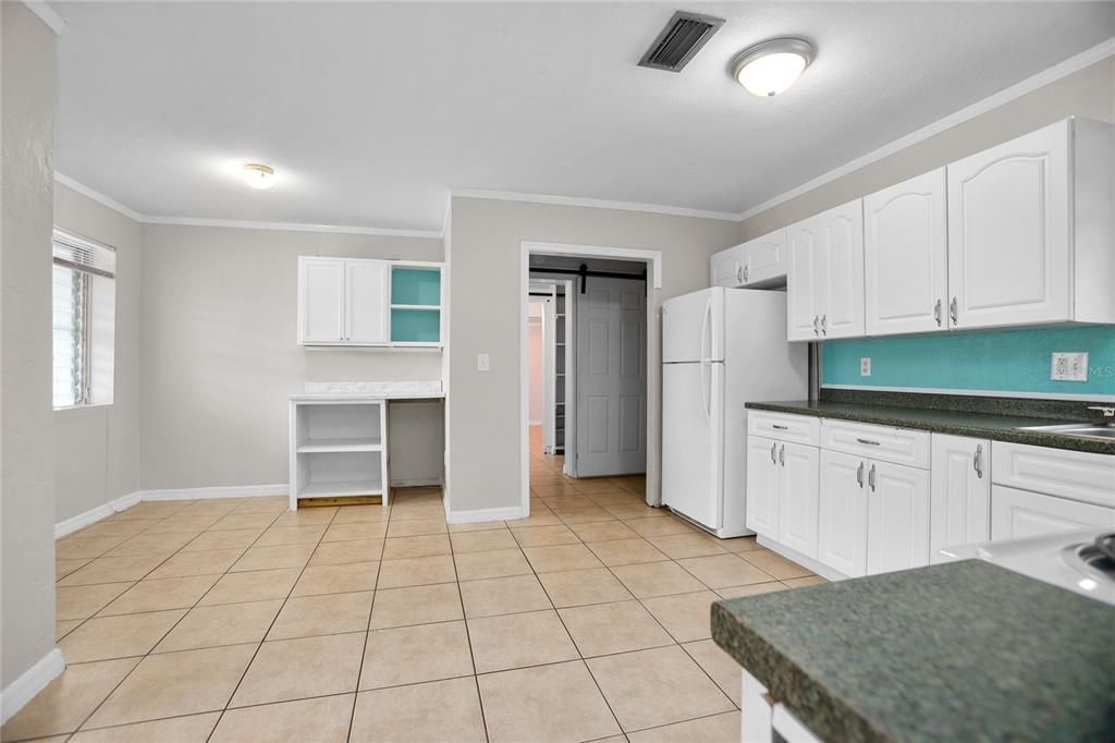 For Sale: $294,900 (3 beds, 2 baths, 1417 Square Feet)