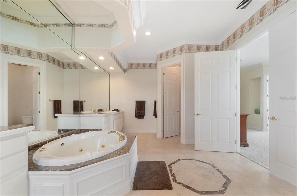 待售: $2,595,000 (6 贝兹, 7 浴室, 6305 平方英尺)