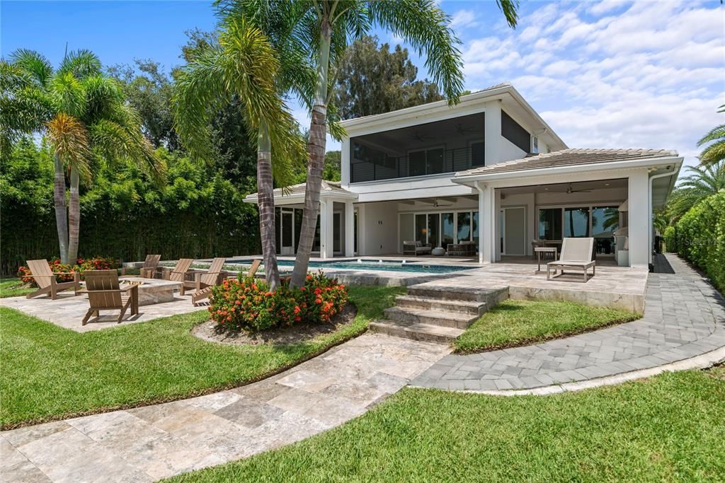 Recently Sold: $2,495,000 (4 beds, 4 baths, 3900 Square Feet)