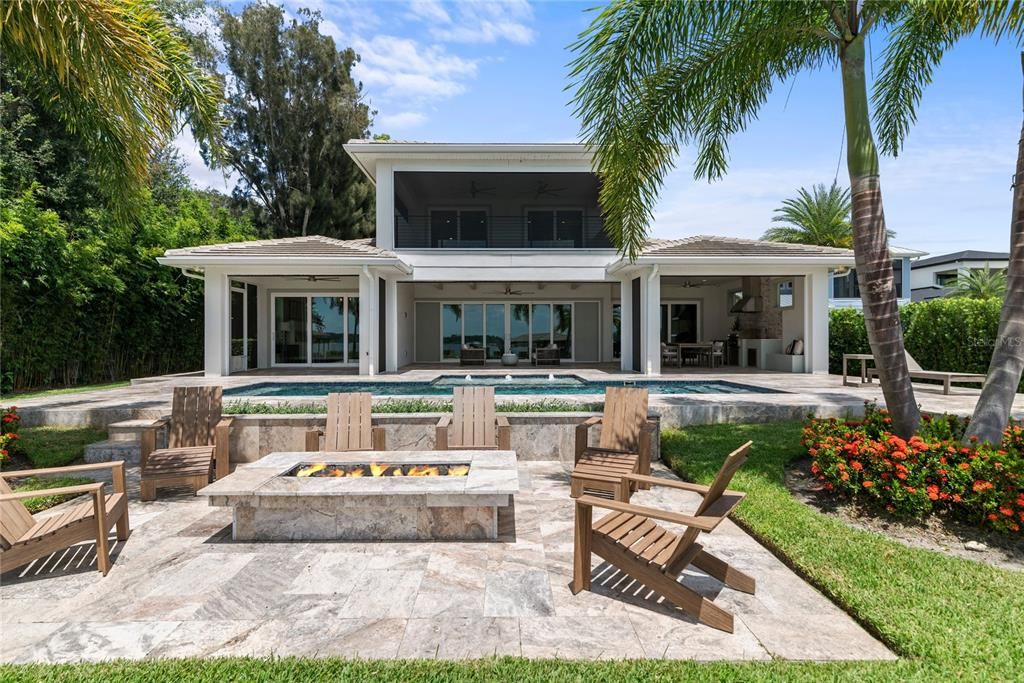 Recently Sold: $2,495,000 (4 beds, 4 baths, 3900 Square Feet)