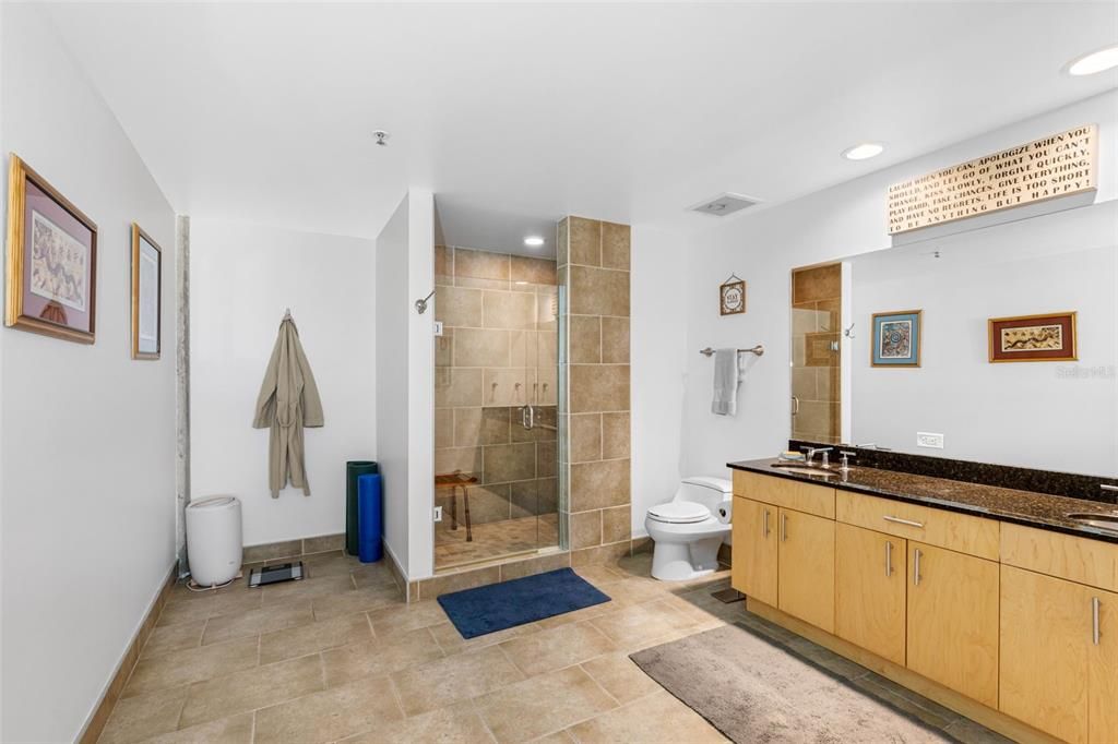 待售: $730,000 (2 贝兹, 2 浴室, 1631 平方英尺)