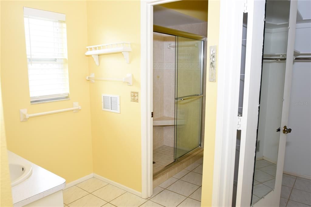For Sale: $260,000 (2 beds, 2 baths, 1121 Square Feet)