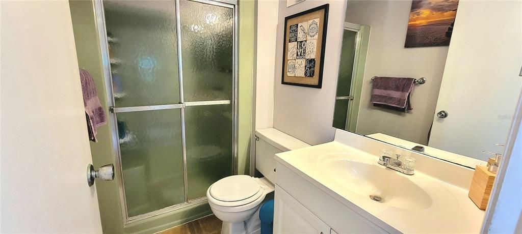 Active With Contract: $169,900 (2 beds, 2 baths, 985 Square Feet)