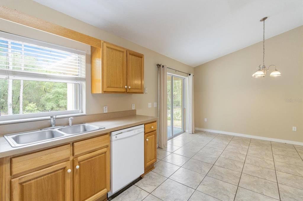 For Sale: $249,900 (3 beds, 2 baths, 1461 Square Feet)
