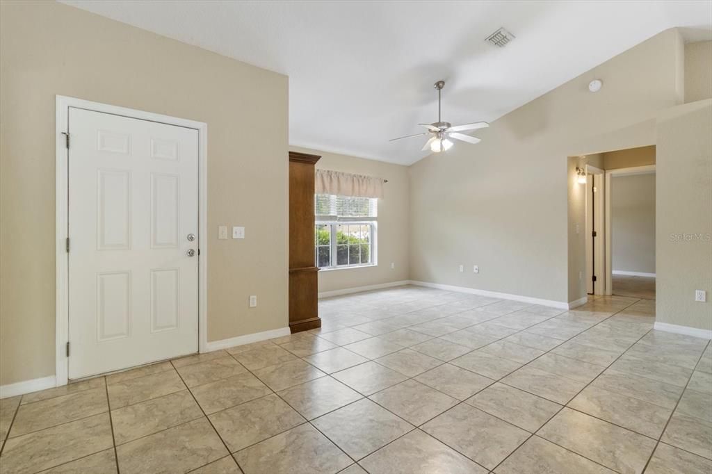 For Sale: $249,900 (3 beds, 2 baths, 1461 Square Feet)