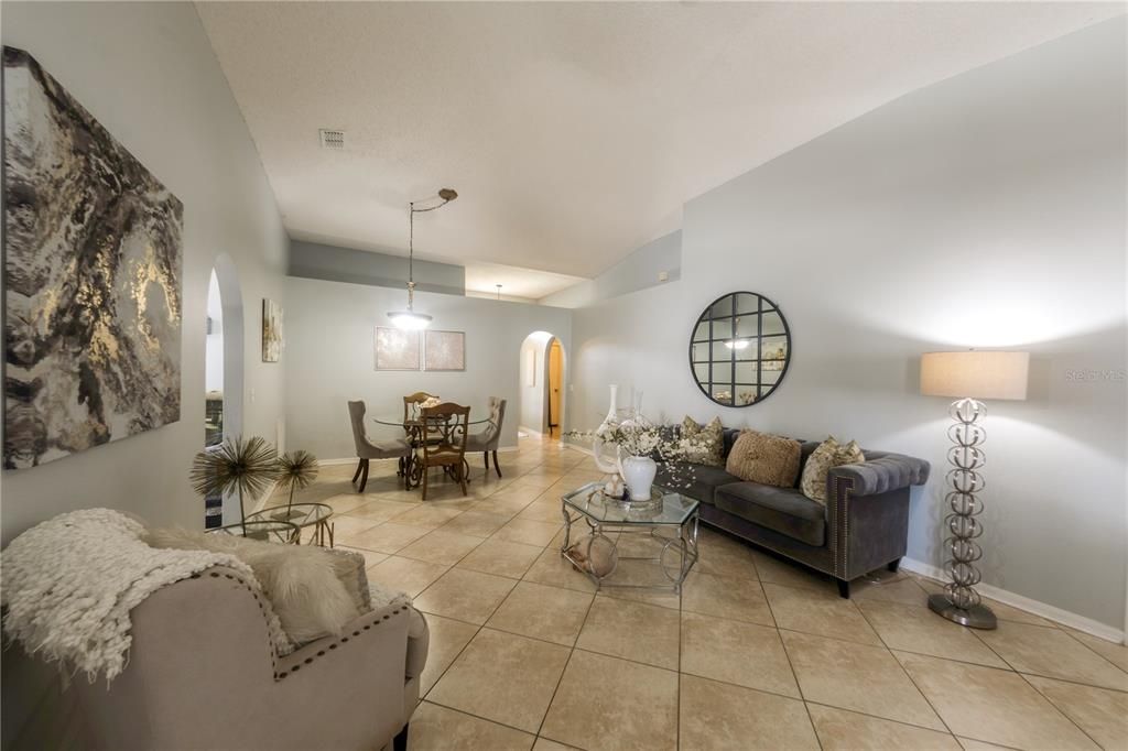 Recently Sold: $410,000 (3 beds, 2 baths, 1901 Square Feet)