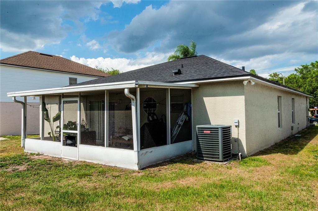 Vendido Recientemente: $410,000 (3 camas, 2 baños, 1901 Pies cuadrados)